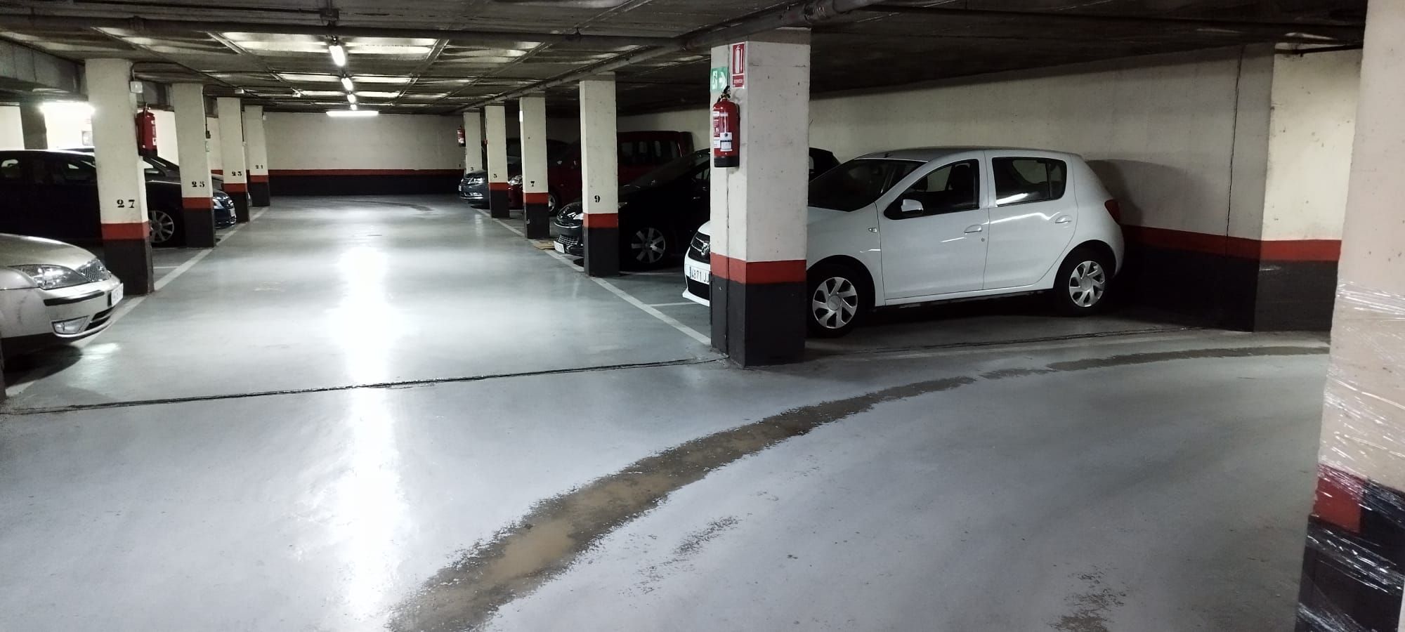 Aparcament de Garatge en venda en Leganés amb Alarma