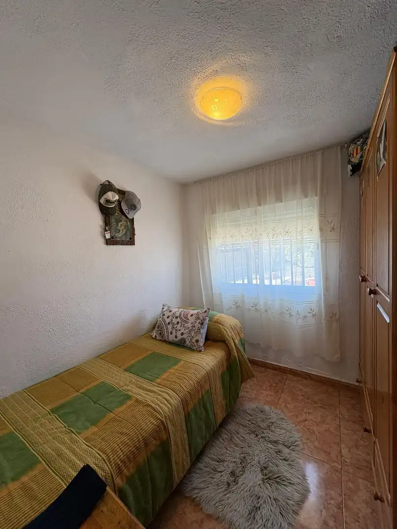 Habitación de Casa o chalet en venta en Castellón de la Plana / Castelló de la Plana con Jardín privado y Piscina comunitaria