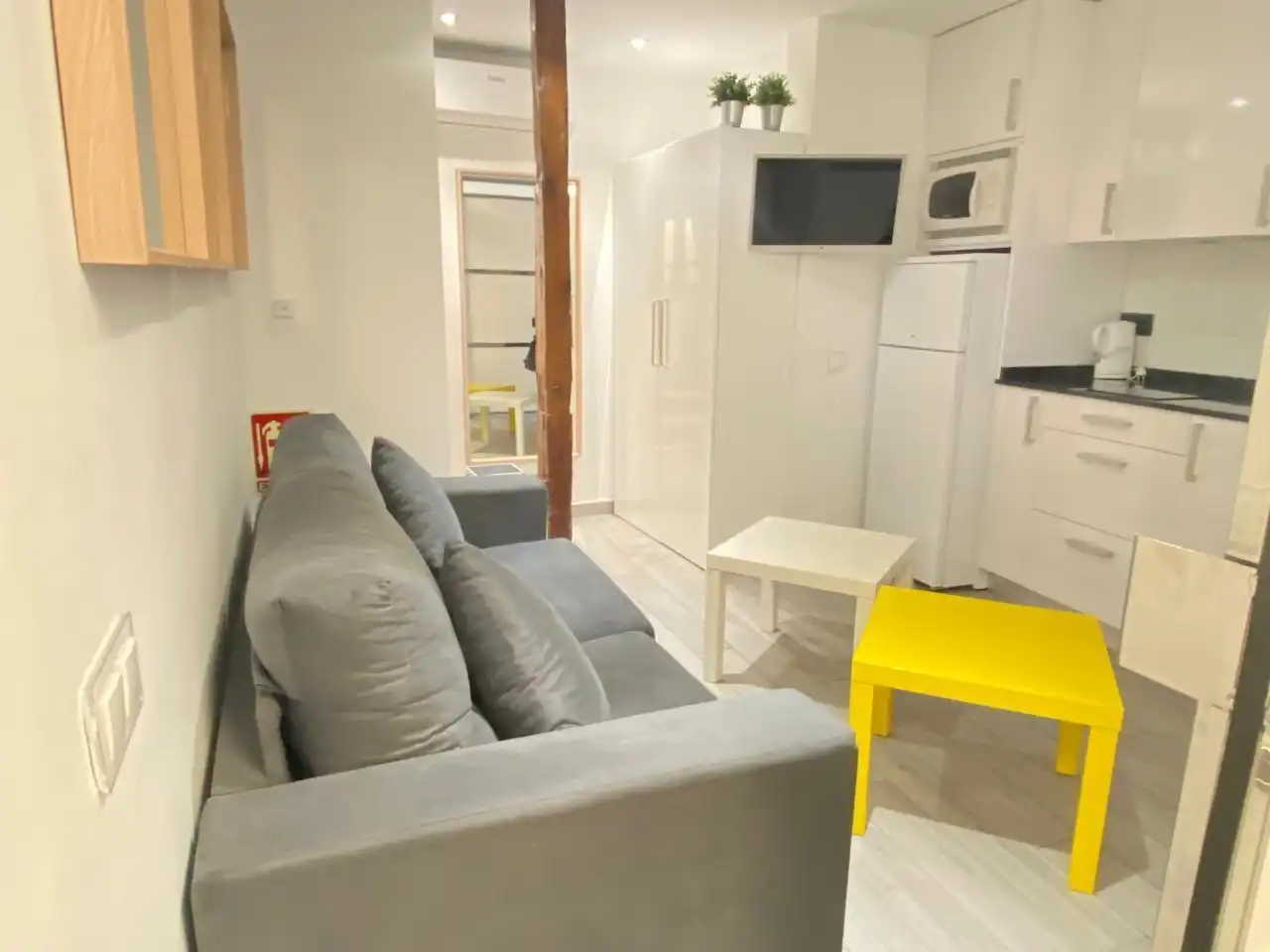 Sala d'estar de Pis de lloguer en  Madrid Capital amb Aire condicionat, Calefacció i Moblat