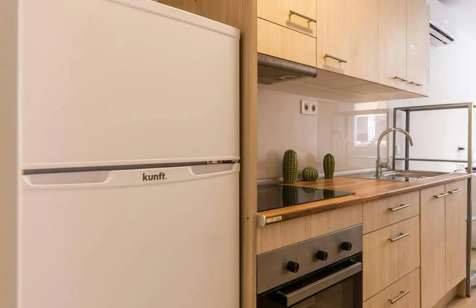 Kitchen of Flat for rent in Barcelona  with Air Conditioner, Heating and Furnished