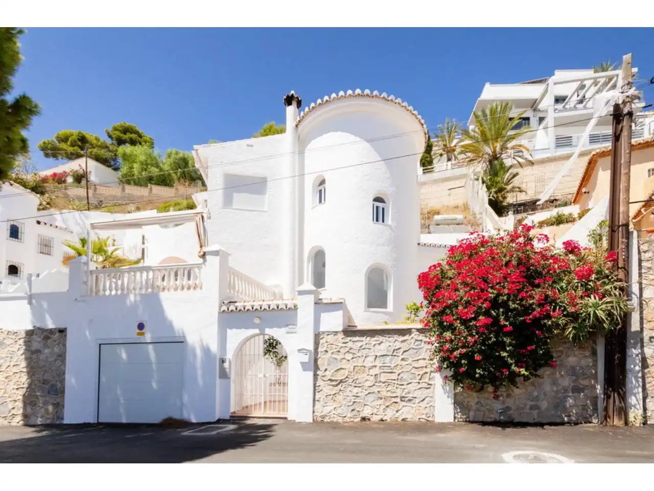Exterior view of Houses for sale in Almuñécar  with Air Conditioner, Private garden and Terrace