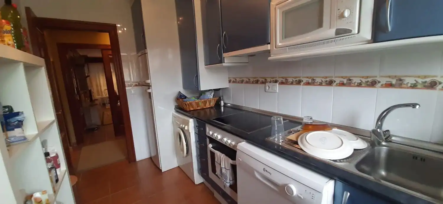 Cocina de Piso en venta en Bárcena de Cicero con Calefacción, Terraza y Trastero