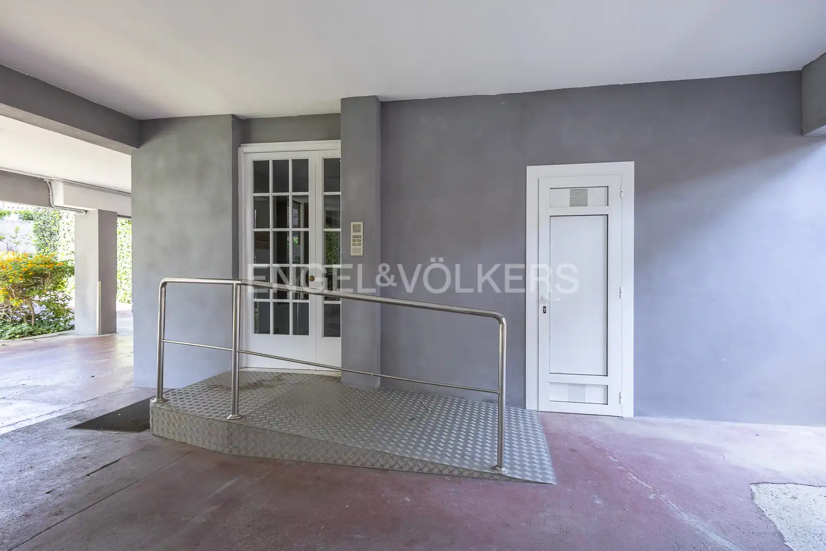 Piso en venta en Sant Just Desvern con Calefacción, Jardín privado y Parquet