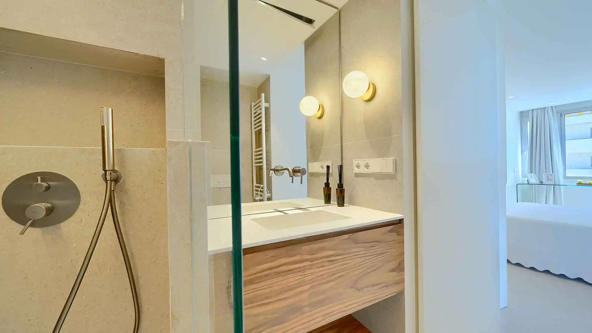 Bathroom of Attic for sale in Marbella  with Air Conditioner, Terrace and Storage room