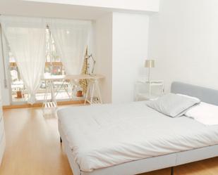 Dormitori de Apartament per a compartir en  Valencia Capital amb Moblat, Forn i Rentadora