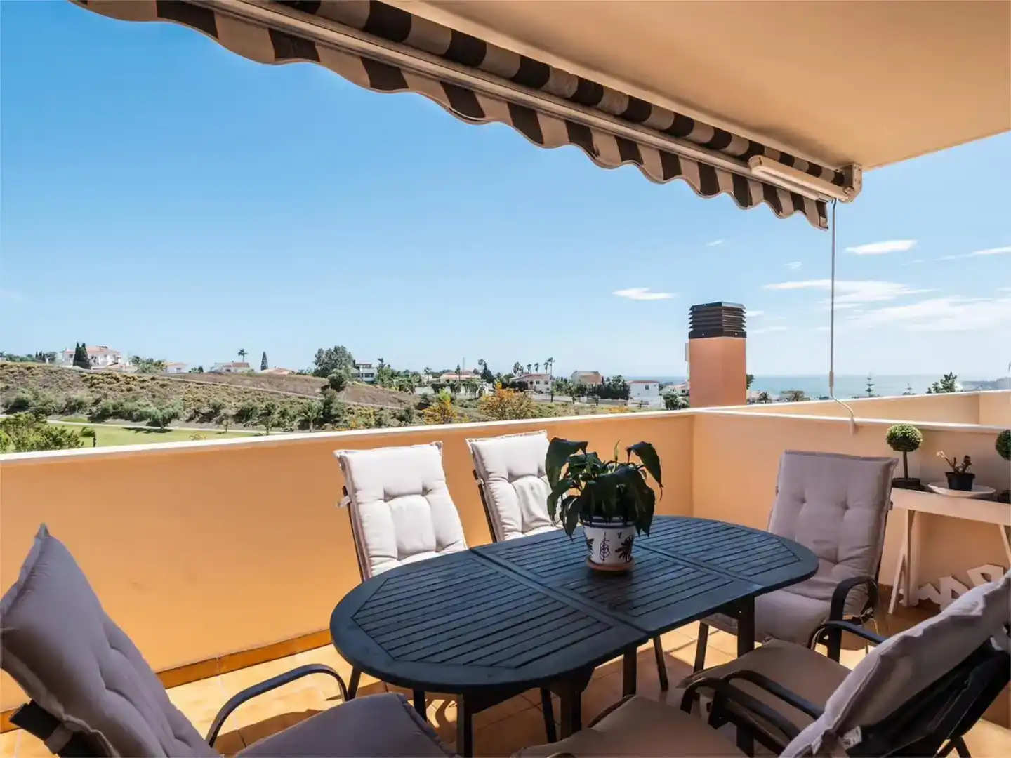 Terraza de Piso de alquiler en Vélez-Málaga con Aire acondicionado, Piscina y Amueblado