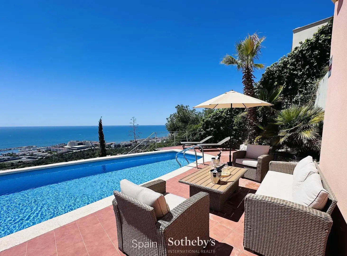 Terrassa de Casa o xalet en venda en Sitges amb Aire condicionat, Calefacció i Jardí privat