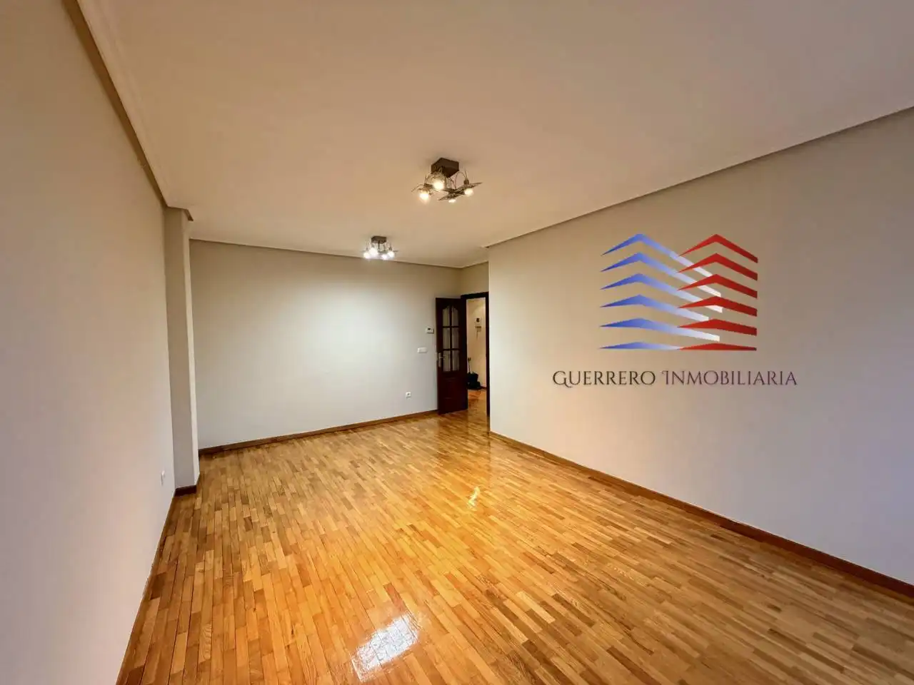 Sala d'estar de Pis de lloguer en Ourense Capital  amb Calefacció i Parquet