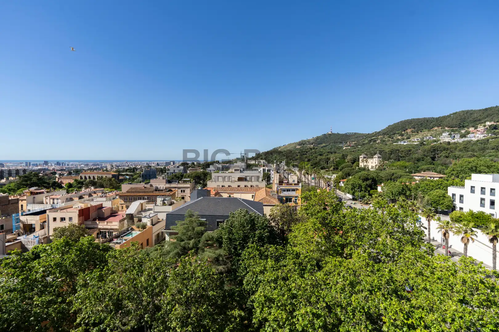 Vista exterior de Pis en venda en Barcelona amb Aire condicionat, Calefacció i Terrassa