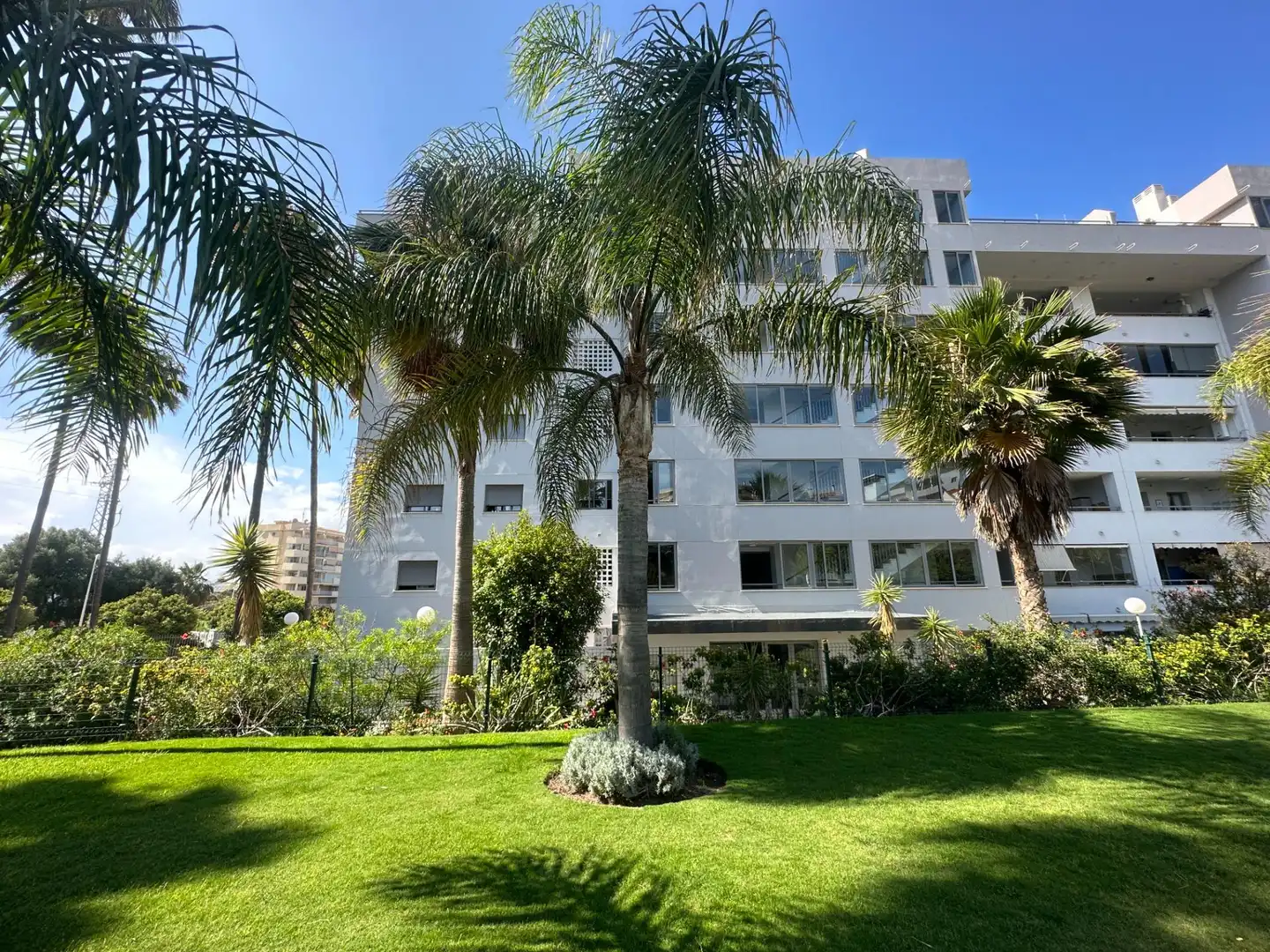 Vista exterior de Pis en venda en Fuengirola amb Aire condicionat, Terrassa i Traster