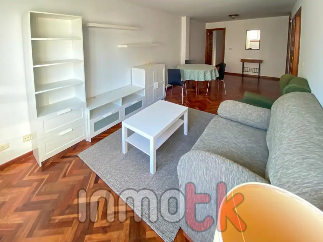 Sala de estar de Piso en venta en A Coruña Capital  con Parquet y Trastero