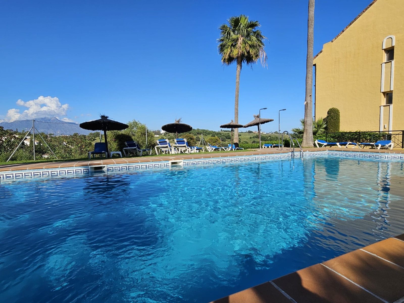 Piscina de Apartament en venda en Estepona amb Aire condicionat, Terrassa i Traster