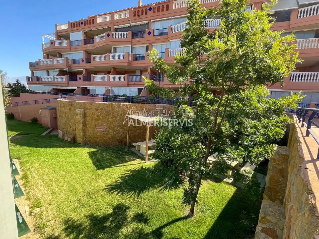 Vista exterior de Piso en venta en El Ejido con Aire acondicionado, Terraza y Trastero