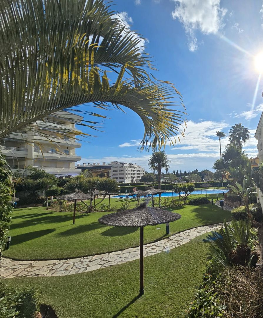 Jardí de Pis de lloguer en Marbella amb Aire condicionat, Terrassa i Traster
