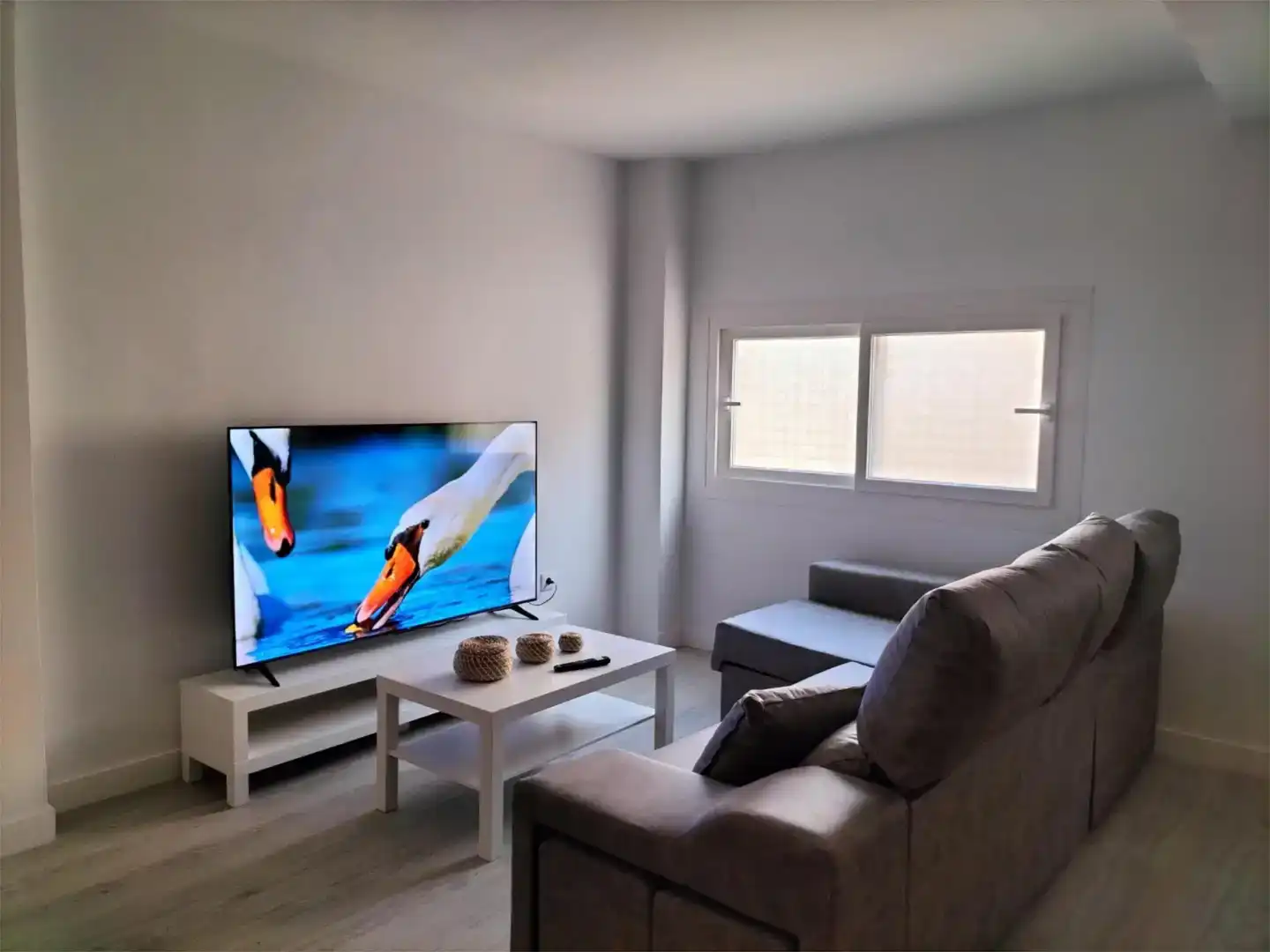 Sala d'estar de Pis per a compartir en Puerto Real amb Aire condicionat, Parquet i Moblat
