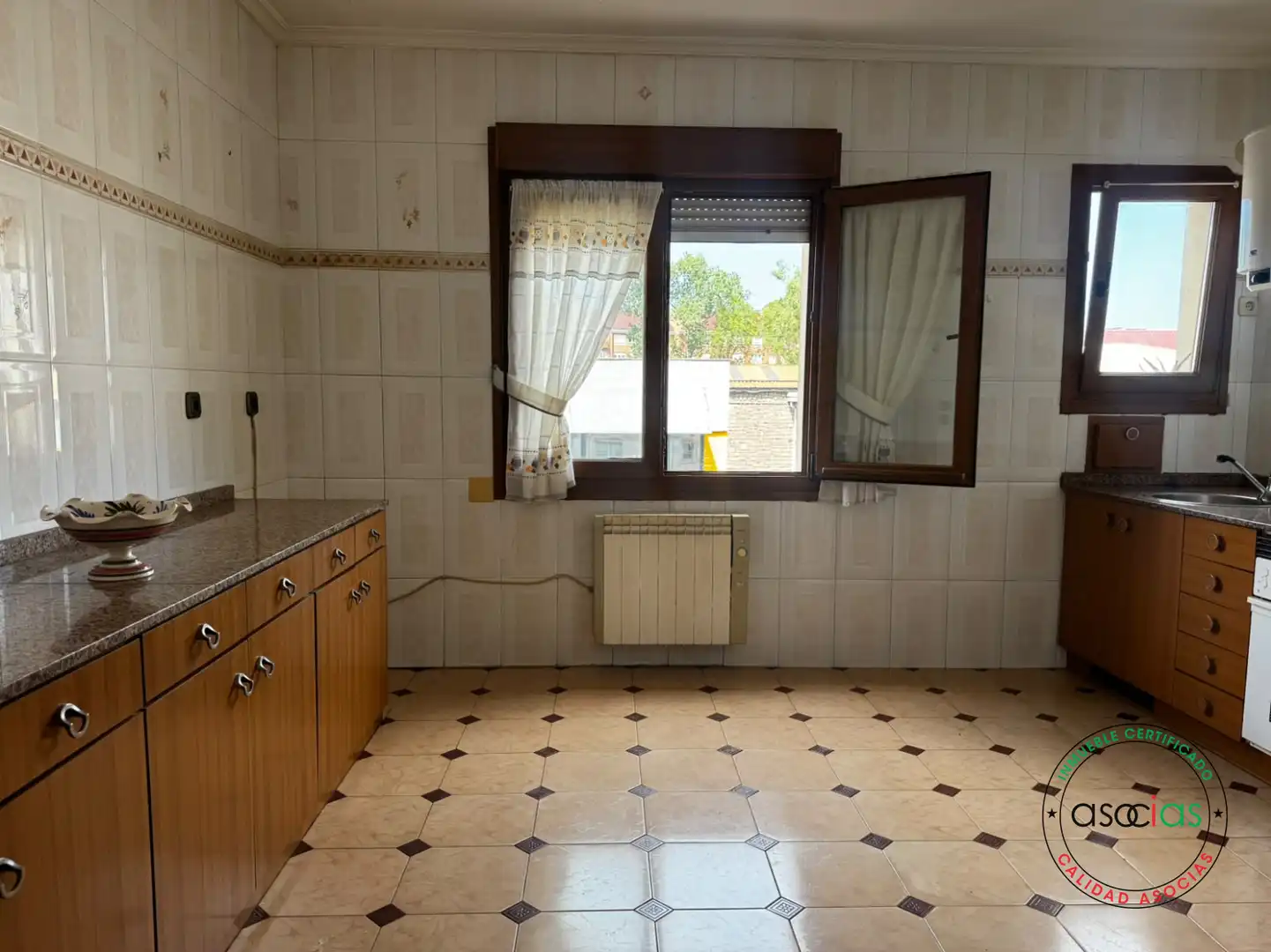Kitchen of Flat for sale in Gijón   with Heating and Storage room