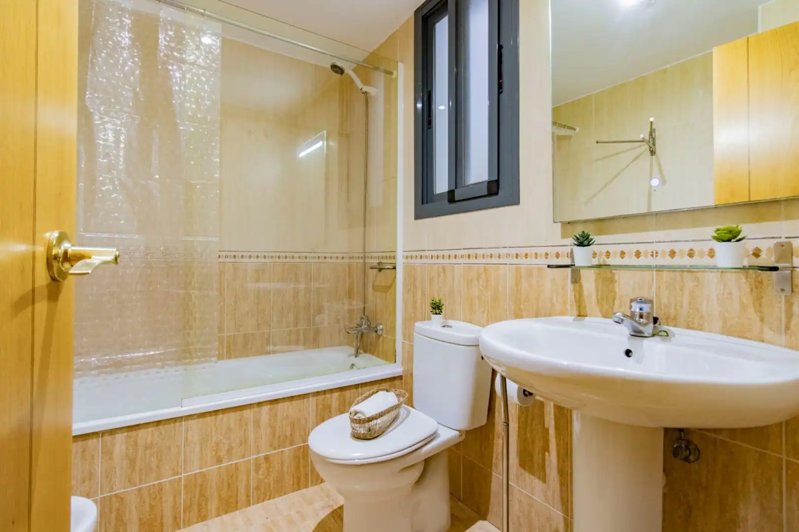 Bathroom of Flat for sale in Almàssera, Valencia