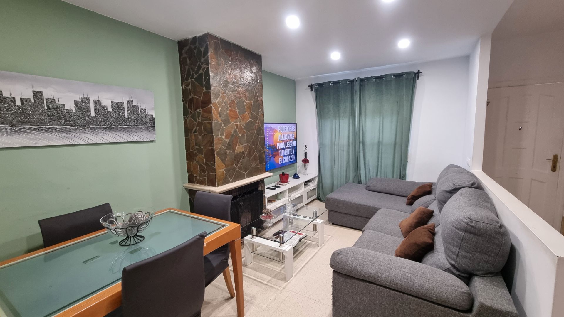 Sala d'estar de Casa adosada en venda en San Roque amb Moblat