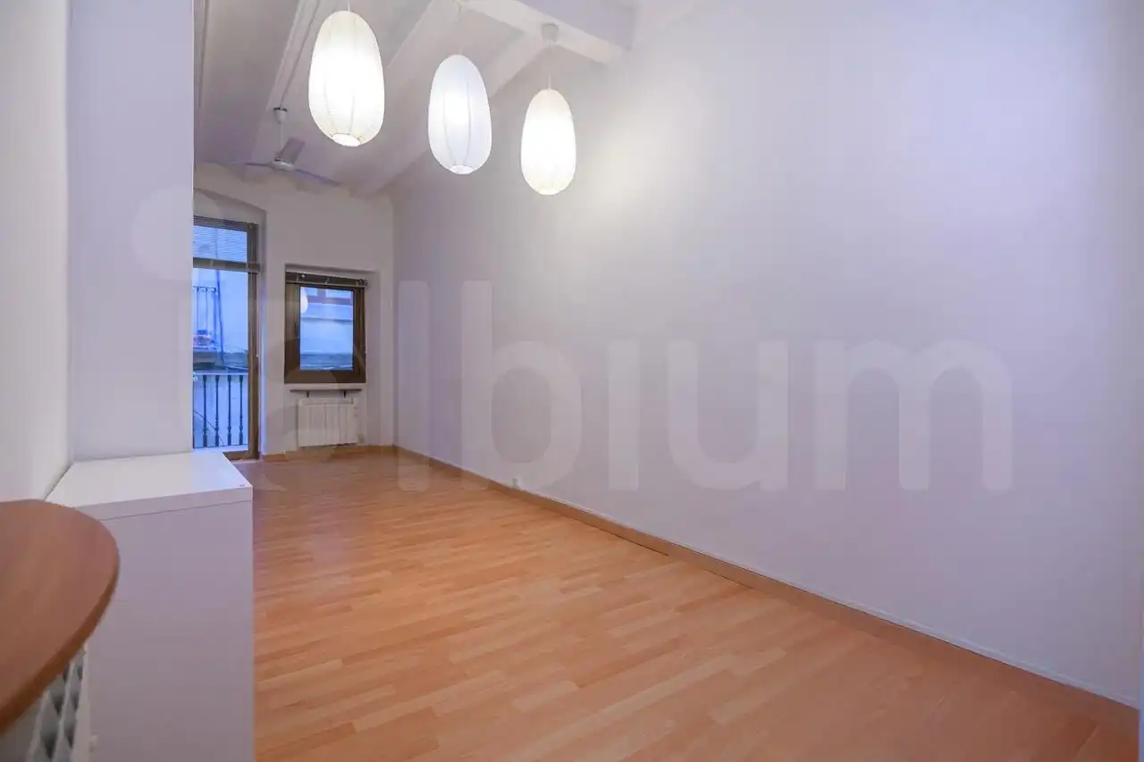 Wohnzimmer von Wohnung zum Verkauf in Barcelona mit Heizung, Parkett und Terrasse