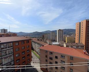 Vista exterior de Pis en venda en Bilbao  amb Terrassa