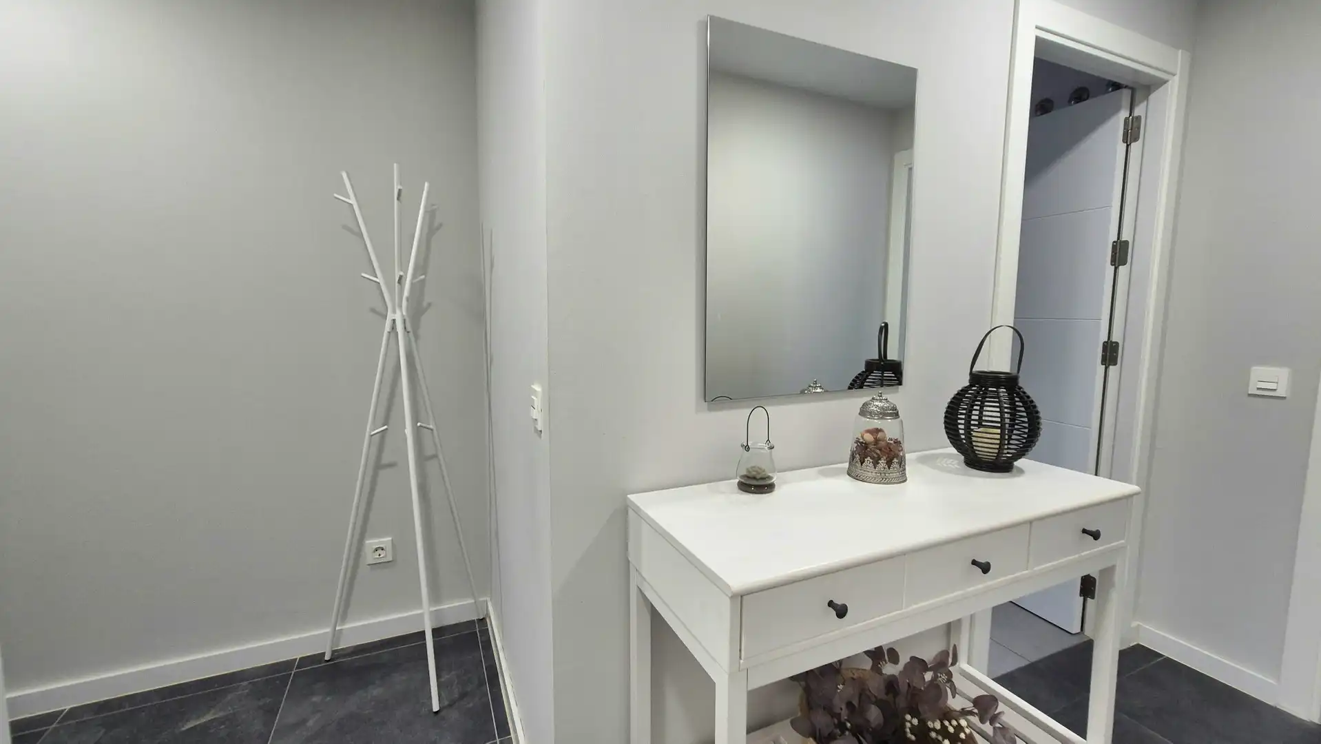 Ground floor for rent in Marbella  with Air Conditioner, Terrace and Storage room