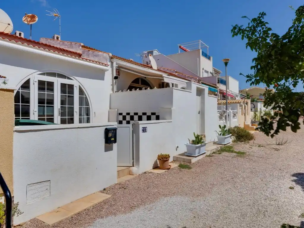 Bungalow con jardín en venta en Zona Carrefour - Urbanizaciones, imagen 26