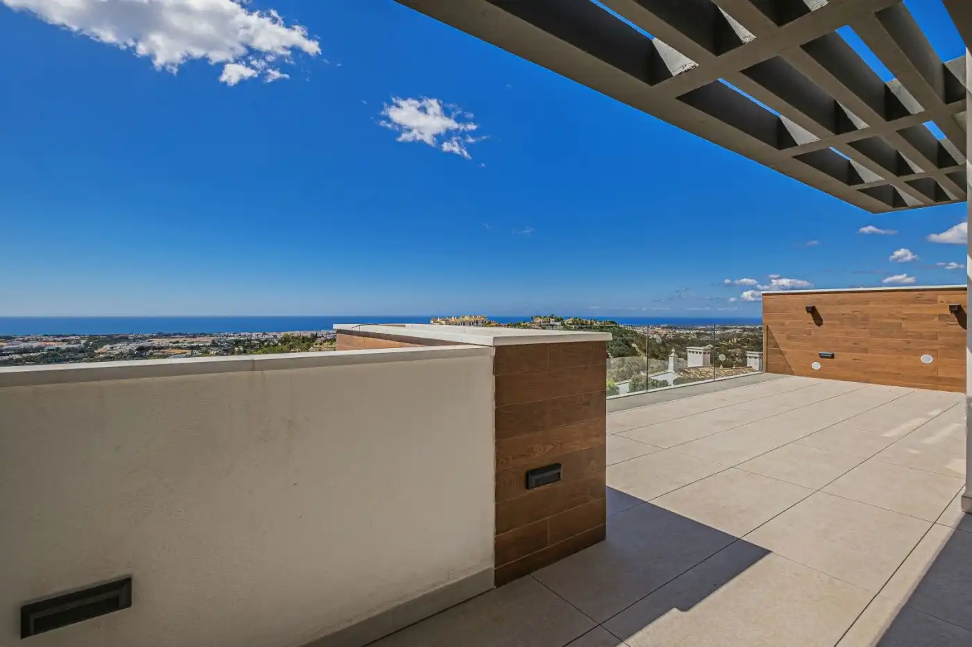 Terrassa de Casa o xalet en venda en Benahavís amb Aire condicionat, Jardí privat i Terrassa
