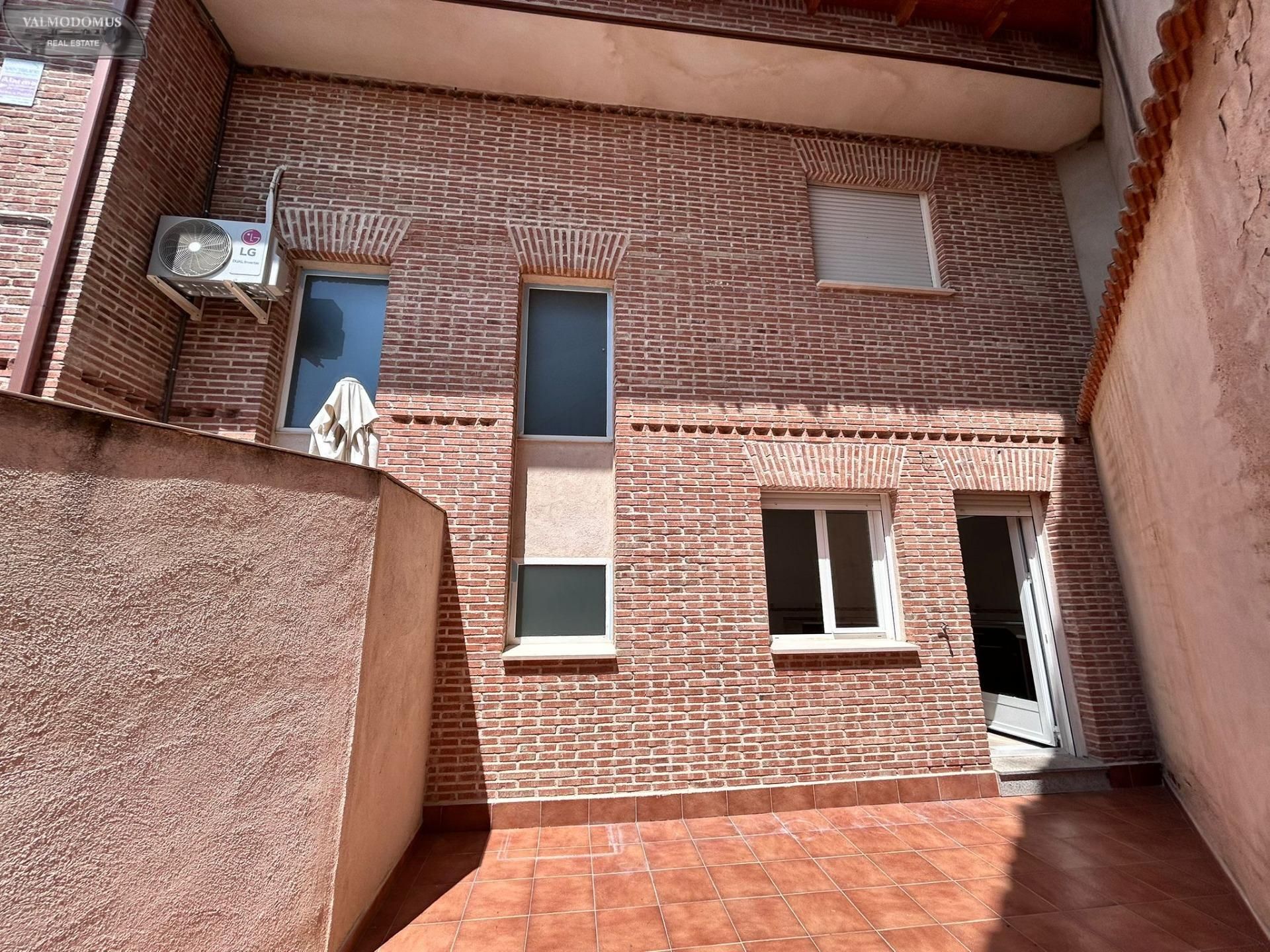 Vista exterior de Casa adosada en venda en Méntrida