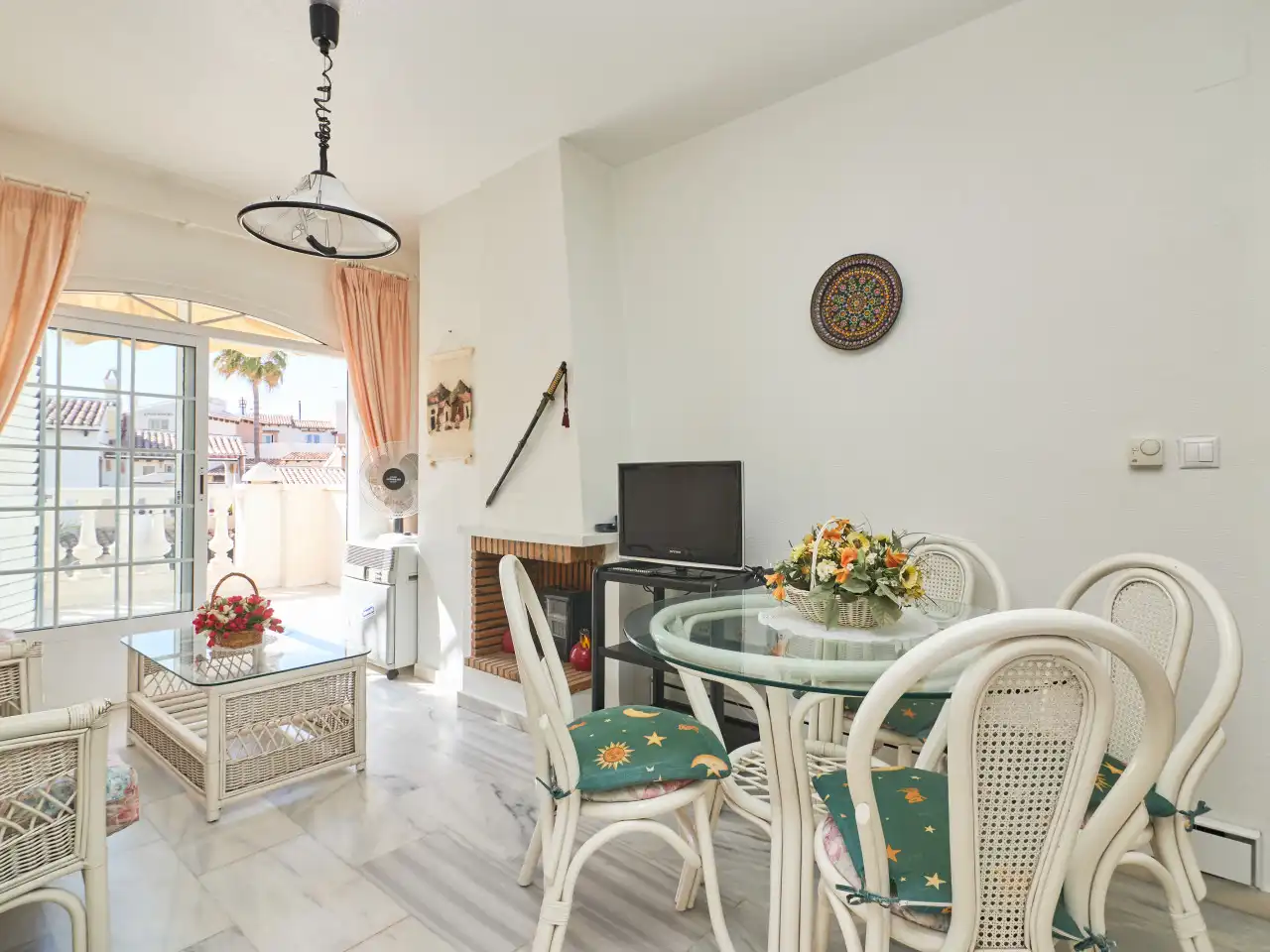 Sala de estar de Apartamento en venta en Torrevieja con Aire acondicionado, Calefacción y Terraza