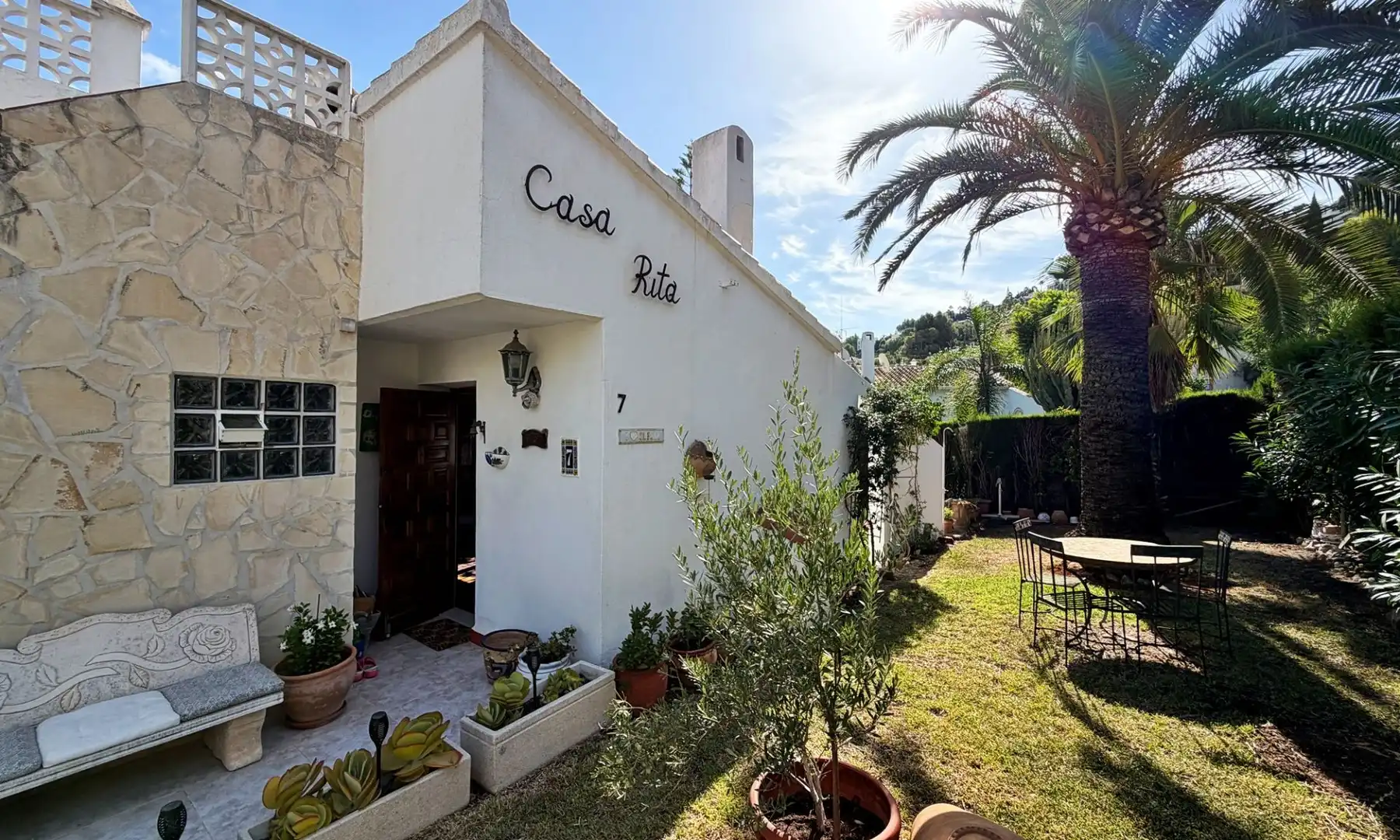 Casa amb piscina en venda a carrer d'els ports 7