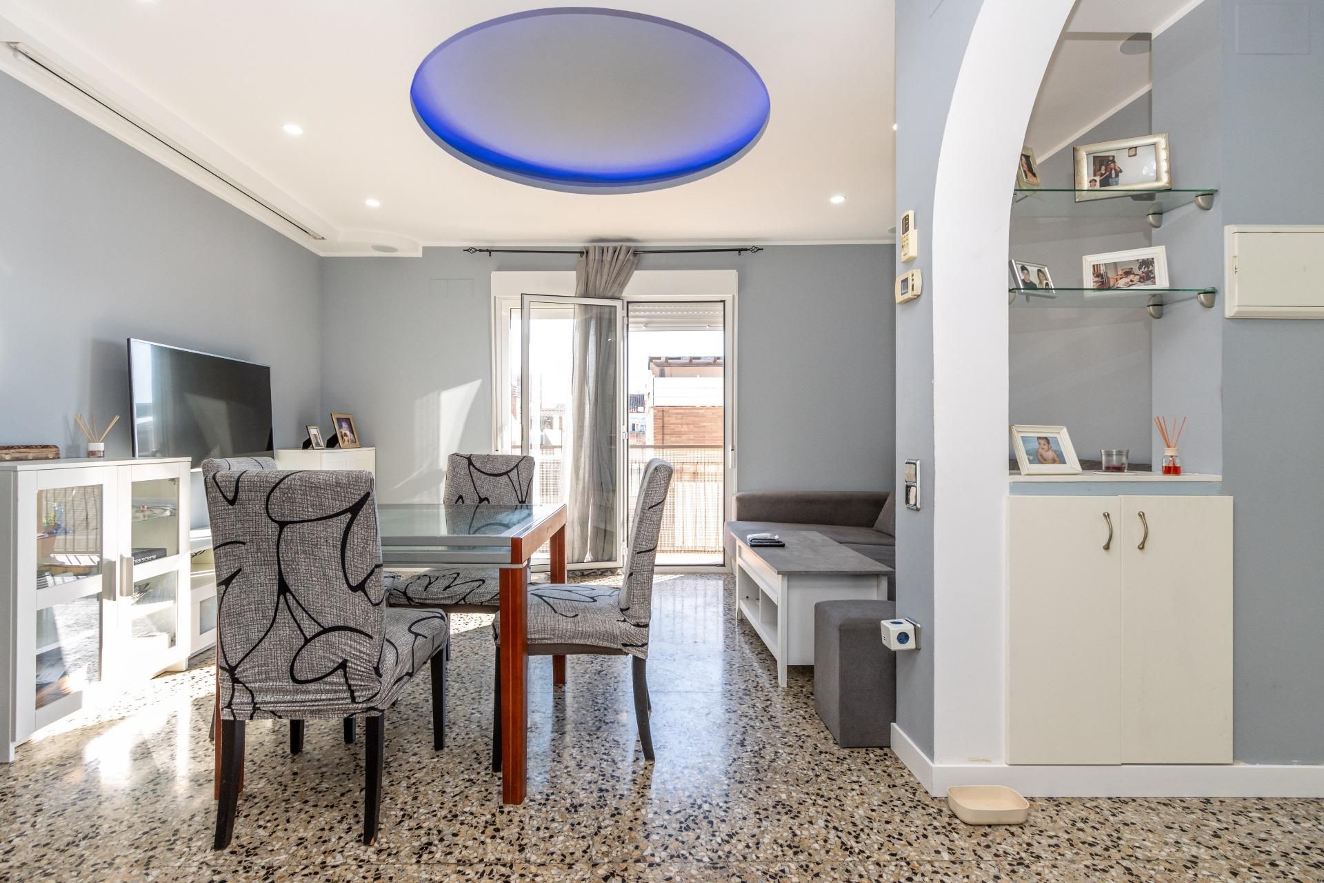 Menjador de Pis en venda en Sabadell amb Aire condicionat, Calefacció i Balcó