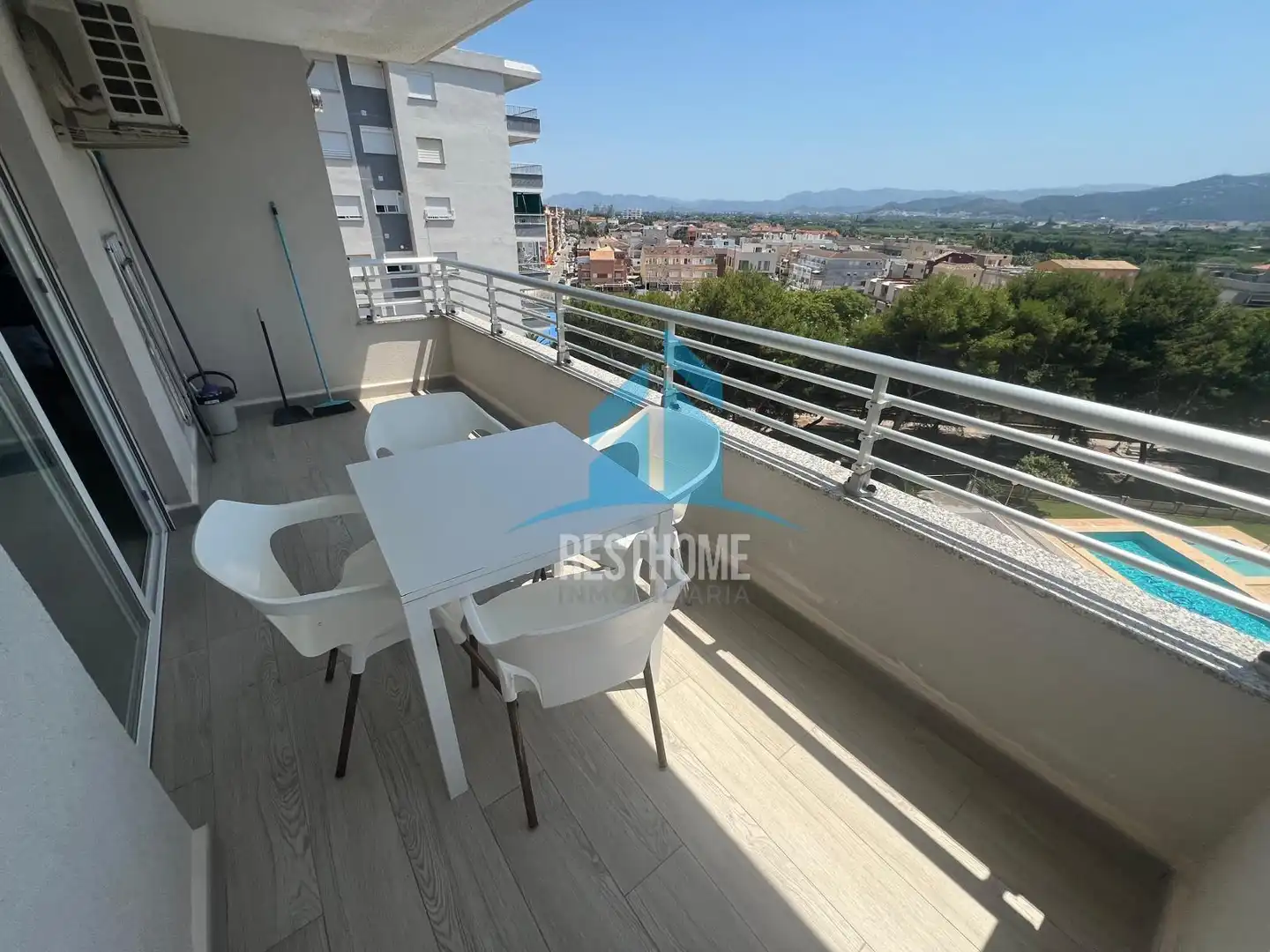 Terraza de Apartamento en venta en Miramar con Aire acondicionado, Terraza y Amueblado