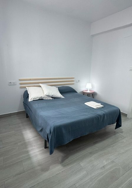 Bedroom of Apartment for sale in  Granada Capital  with Air Conditioner, Furnished and Microwave