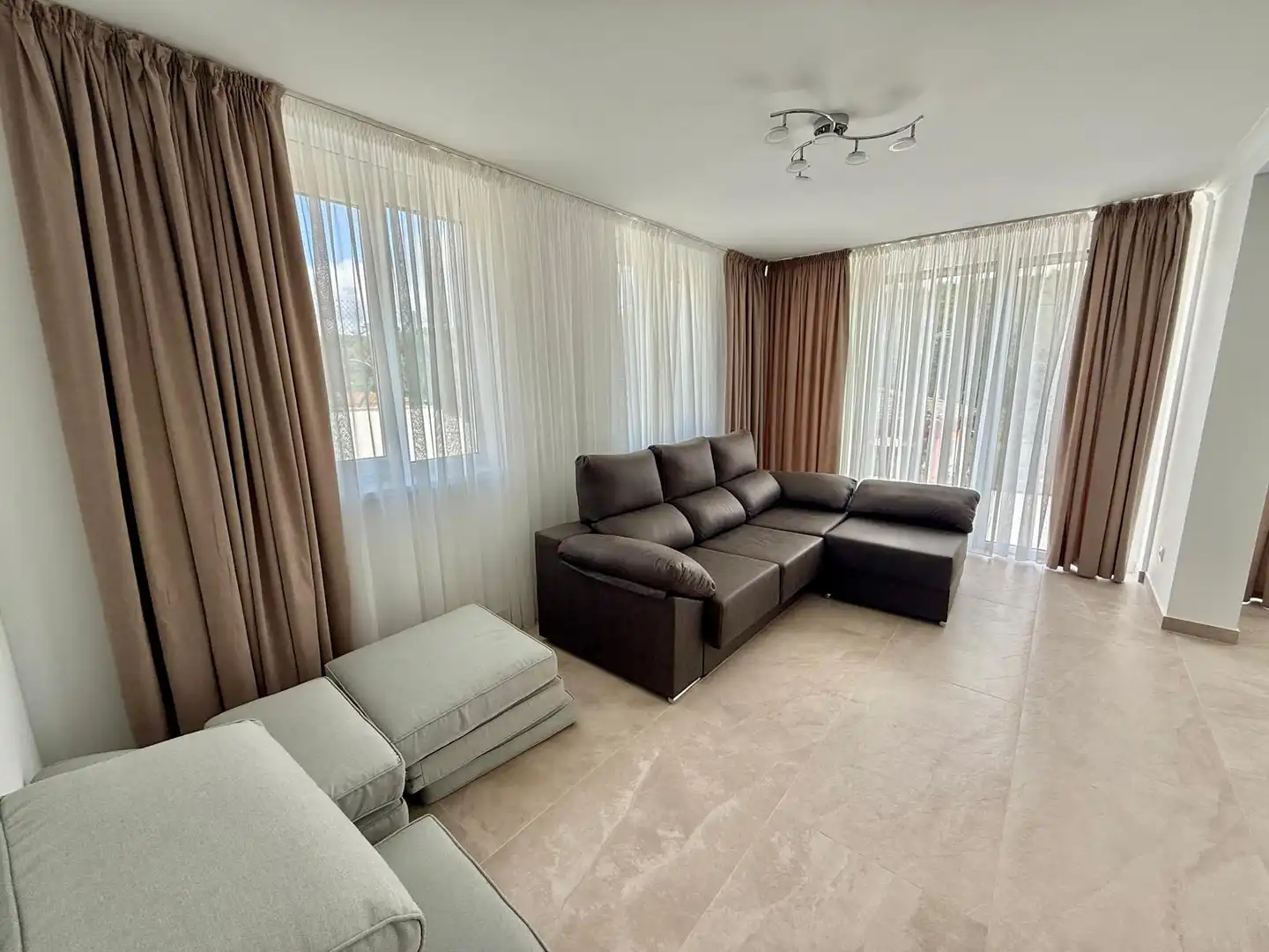 Sala d'estar de Casa o xalet en venda en Tordera amb Aire condicionat, Calefacció i Jardí privat