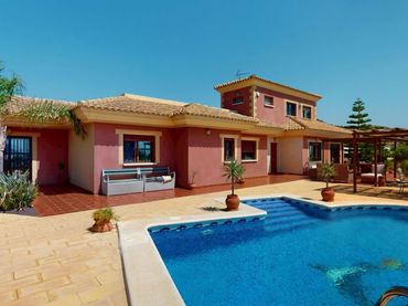 Casa amb piscina en venda a Calabardina