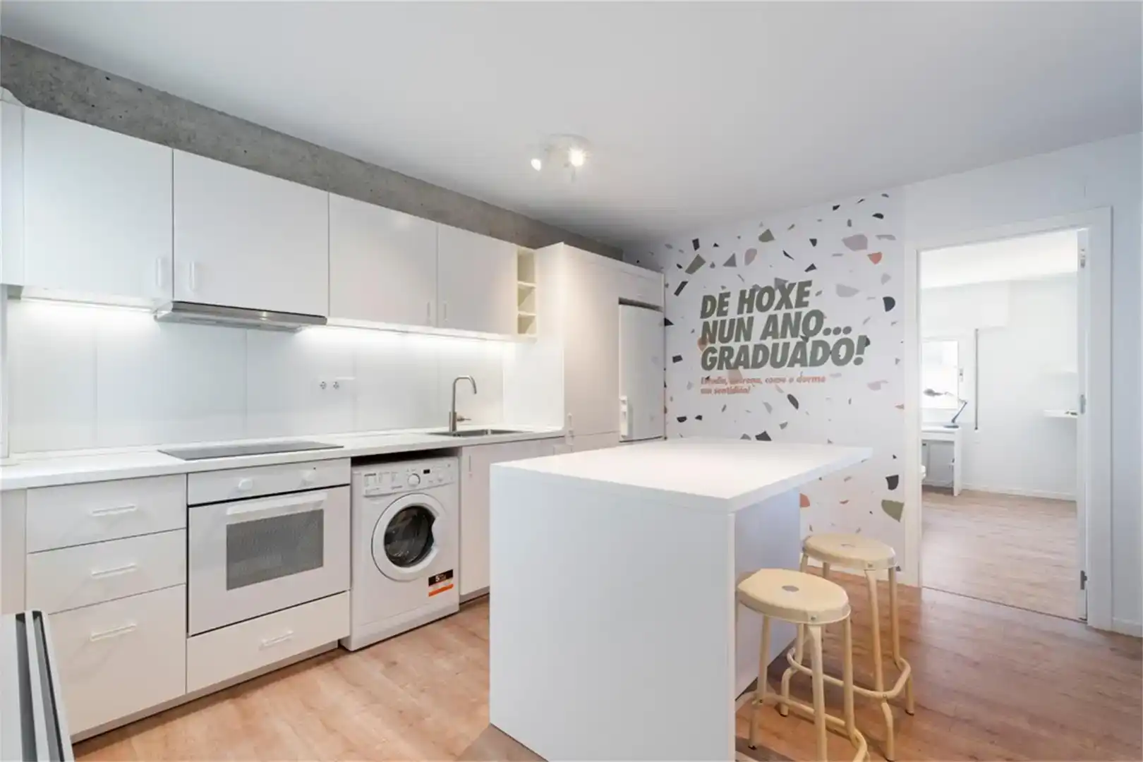 Cocina de Piso para compartir en Oleiros con Parquet, Amueblado y Horno