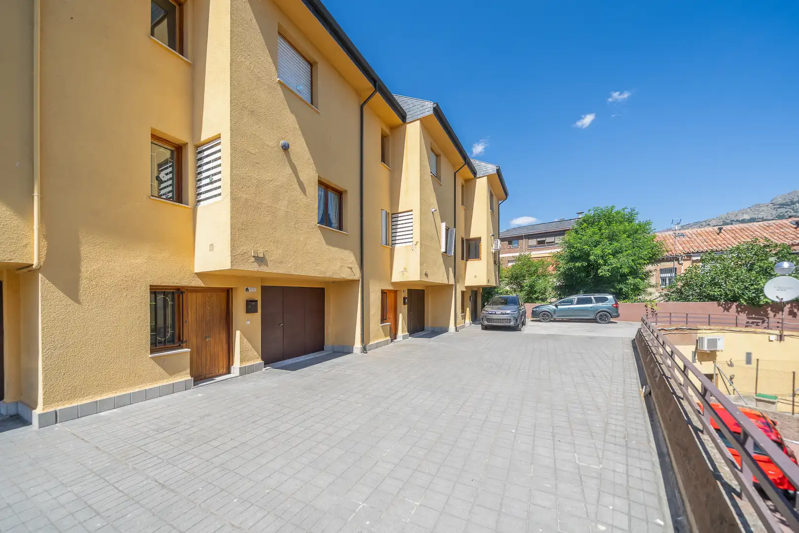 Exterior view of Detached homes for sale in El Escorial  with Heating, Parquet flooring and Terrace