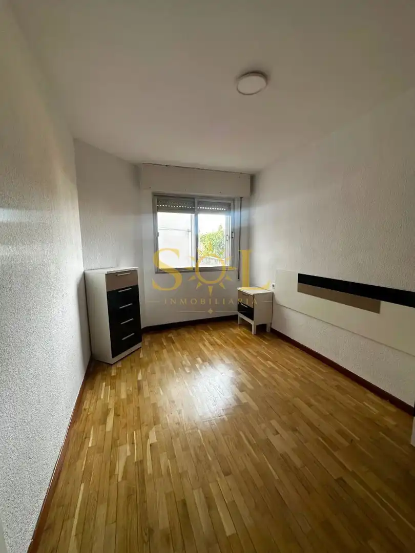 Schlafzimmer von Wohnung zum Verkauf in León Capital  mit Parkett, Terrasse und Möbliert