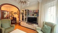 Living room of Flat for sale in  Logroño  with Air Conditioner, Heating and Parquet flooring