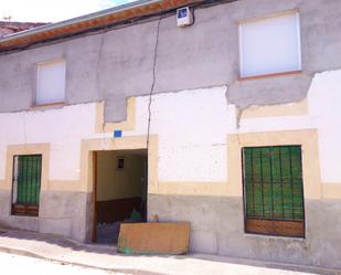Exterior view of House or chalet for sale in Velayos