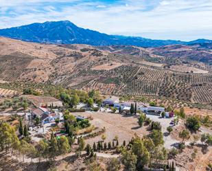 Vista exterior de Casa o xalet en venda en Colmenar amb Aire condicionat, Terrassa i Piscina