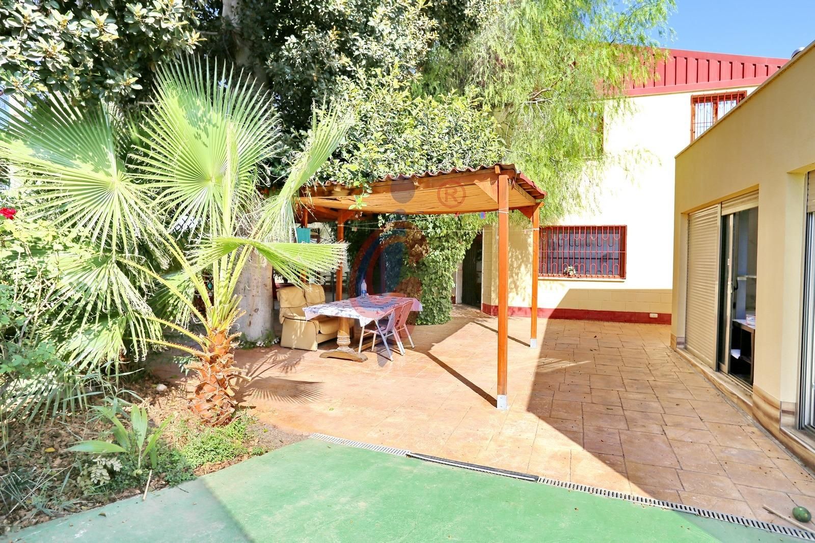 Garden of Industrial buildings for sale in Daya Nueva