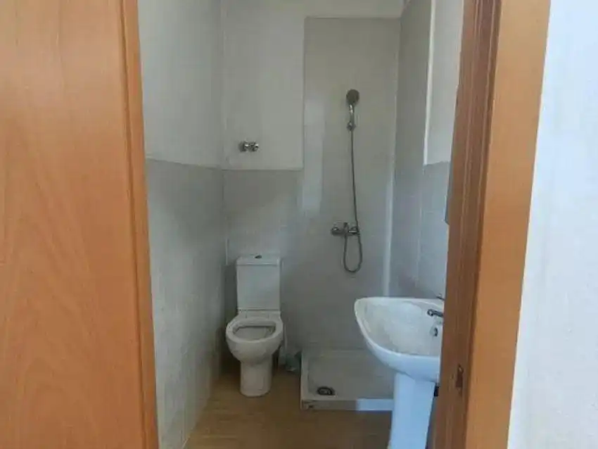 Badezimmer von Fabrikhallen zum Verkauf in Aldaia, Valencia