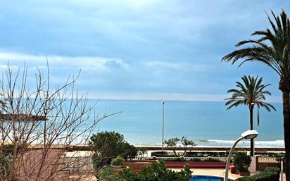 Vista exterior de Casa adosada en venda en Cunit amb Jardí privat, Terrassa i Traster