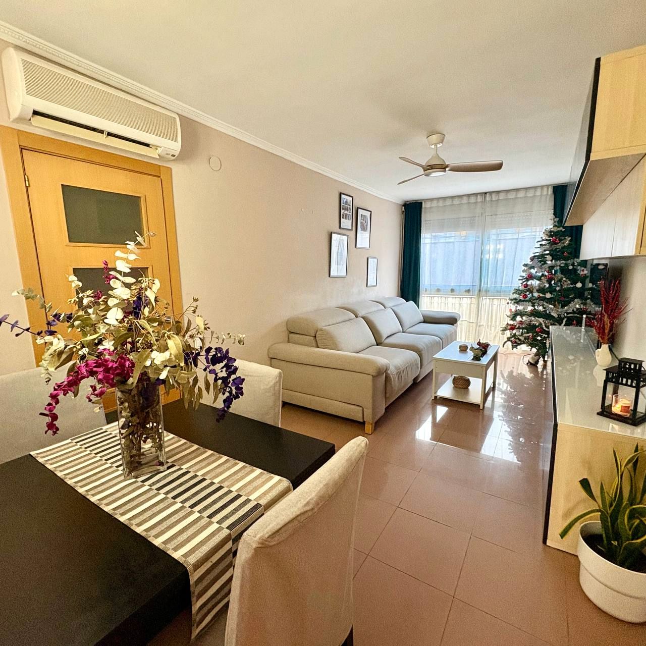 Living room of Flat for sale in  Barcelona Capital  with Air Conditioner, Heating and Furnished