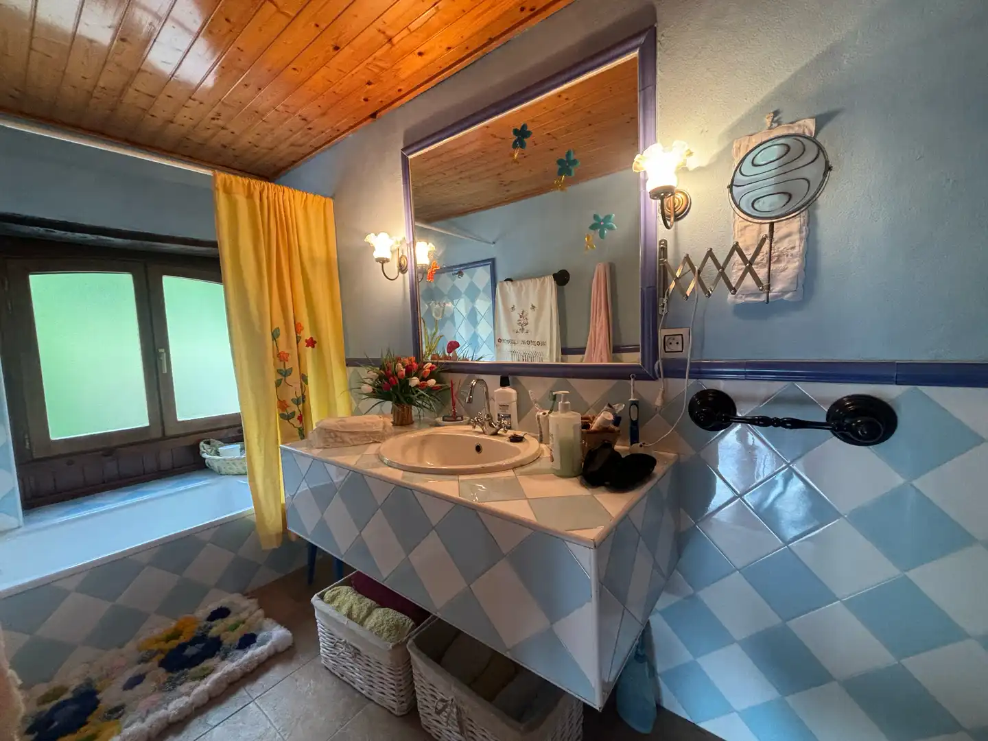Baño de Finca rústica en venta en Tineo con Jardín privado, Parquet y Terraza