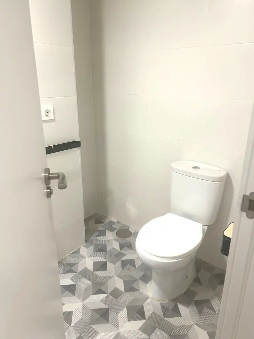 Bany de Apartament de lloguer en Murcia amb Aire condicionat, Calefacció i Moblat
