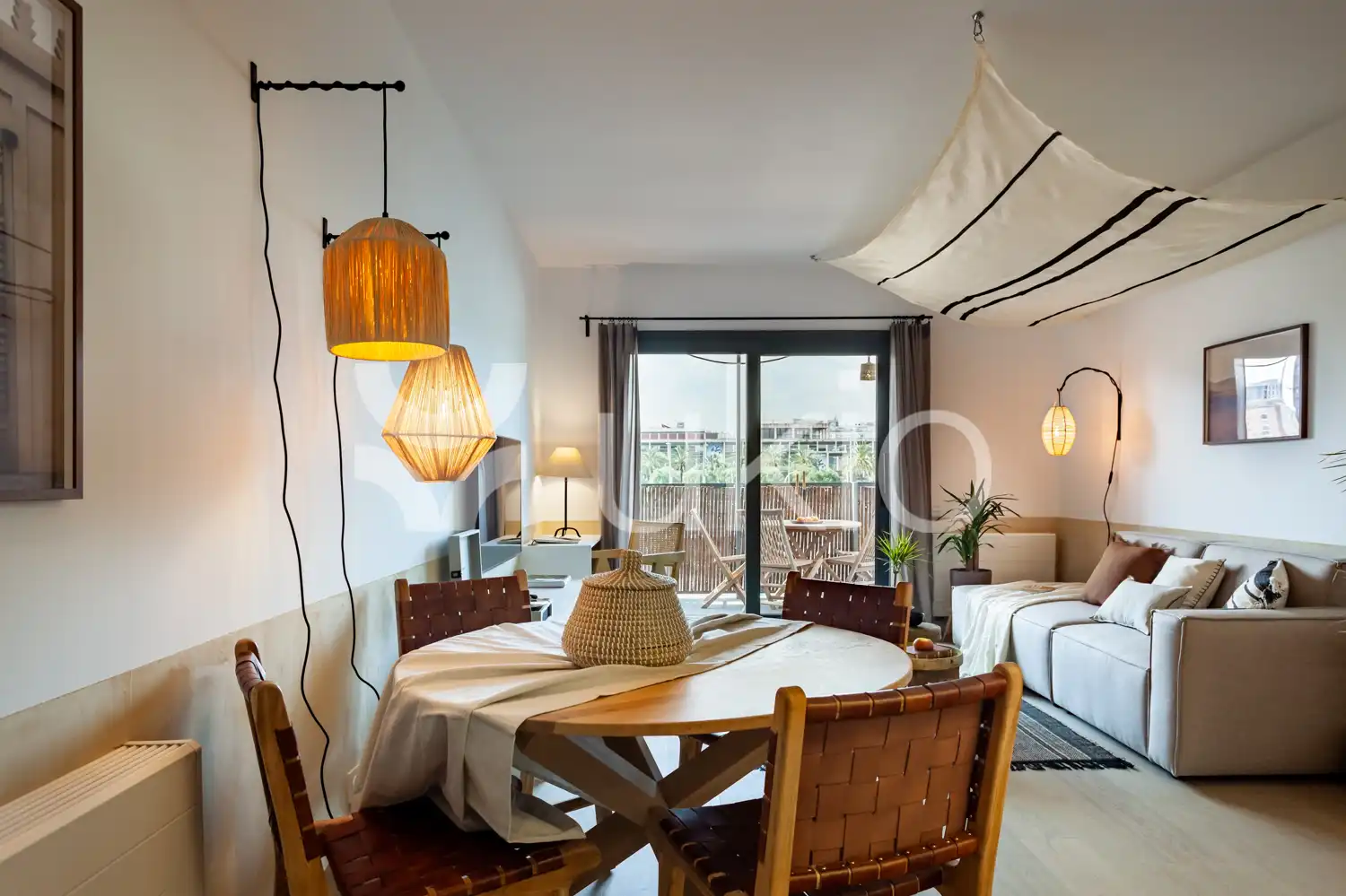 Schlafzimmer von Wohnungen zur Miete in Barcelona mit Klimaanlage, Terrasse und Möbliert