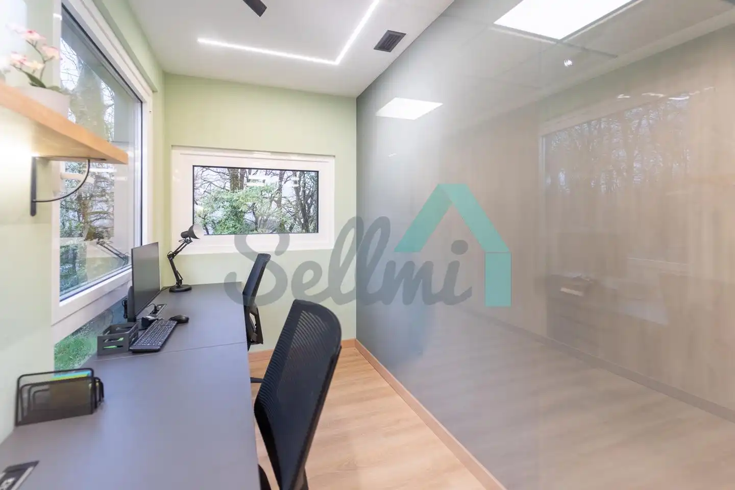 Office for rent in Ribera de Arriba  with Air Conditioner and Furnished