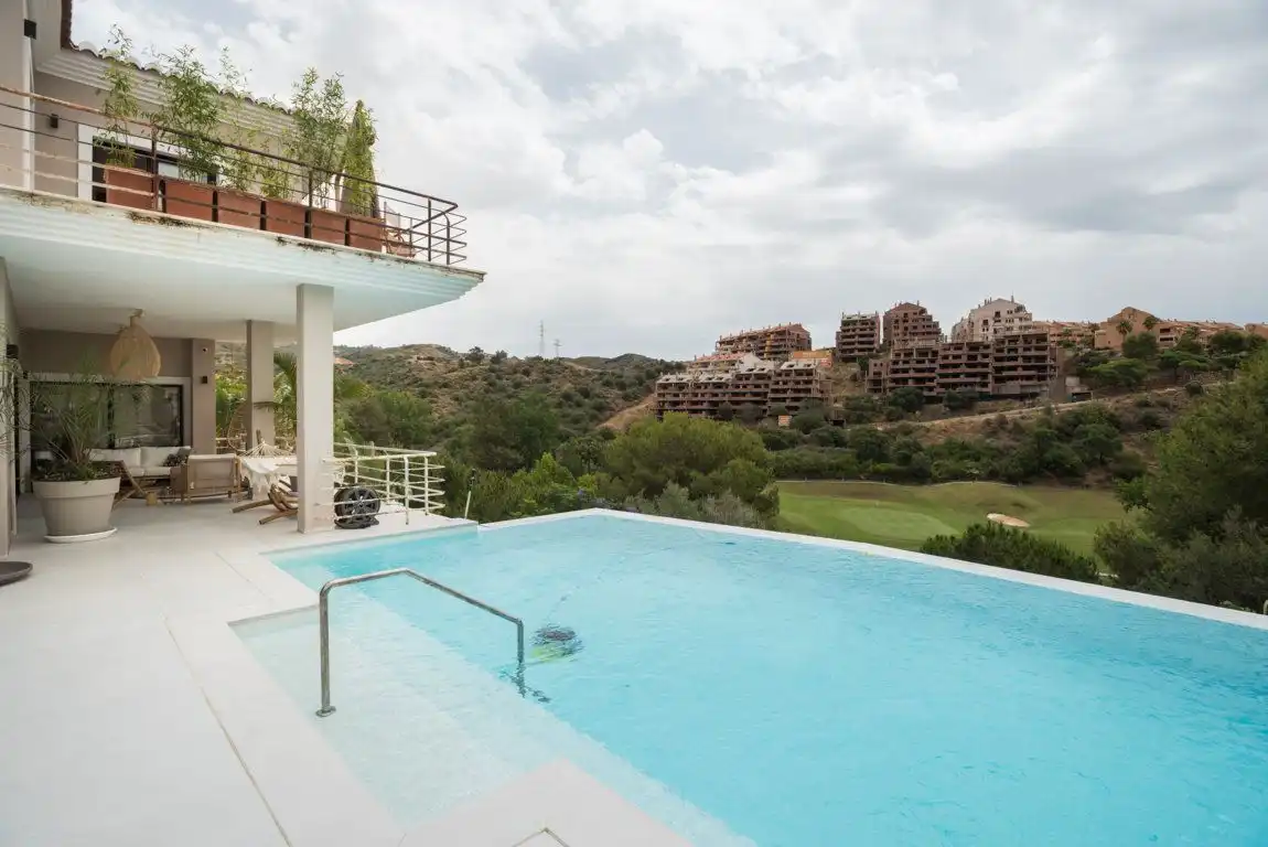 Casa con piscina en venta en Elviria - Cabopino, imagen 10